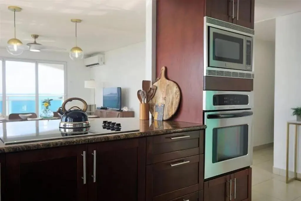 Maho Beach House - 2 Bedroom Corner Ocean Suite Simpson Bay Daire