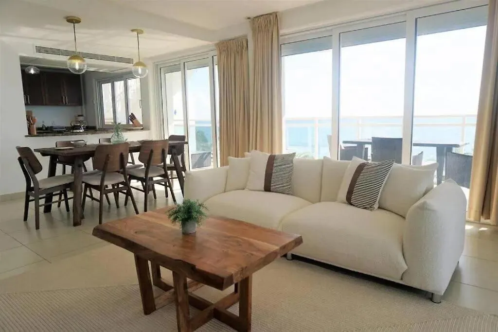 Maho Beach House - 2 Bedroom Corner Ocean Suite Simpson Bay Sint Maarten