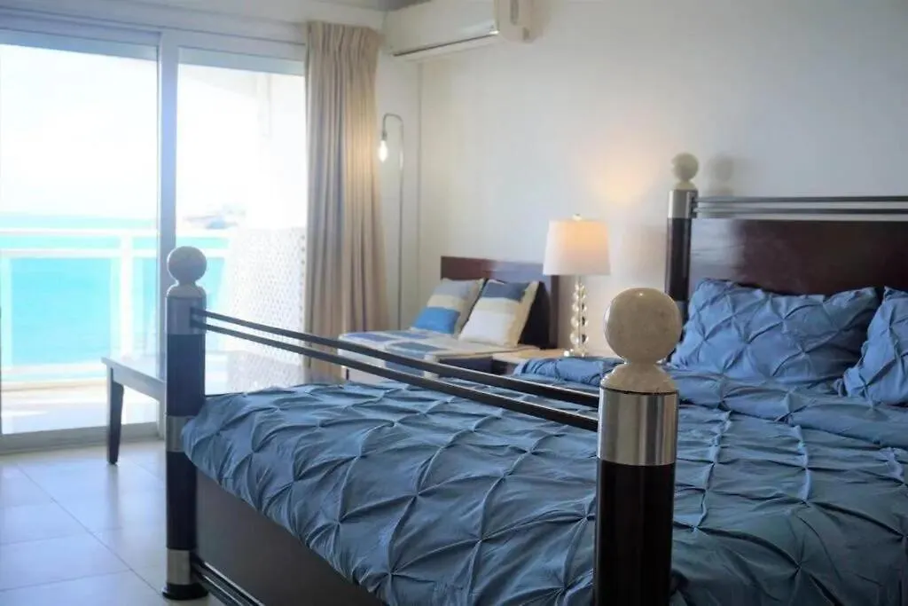 Maho Beach House - 2 Bedroom Corner Ocean Suite Simpson Bay Daire