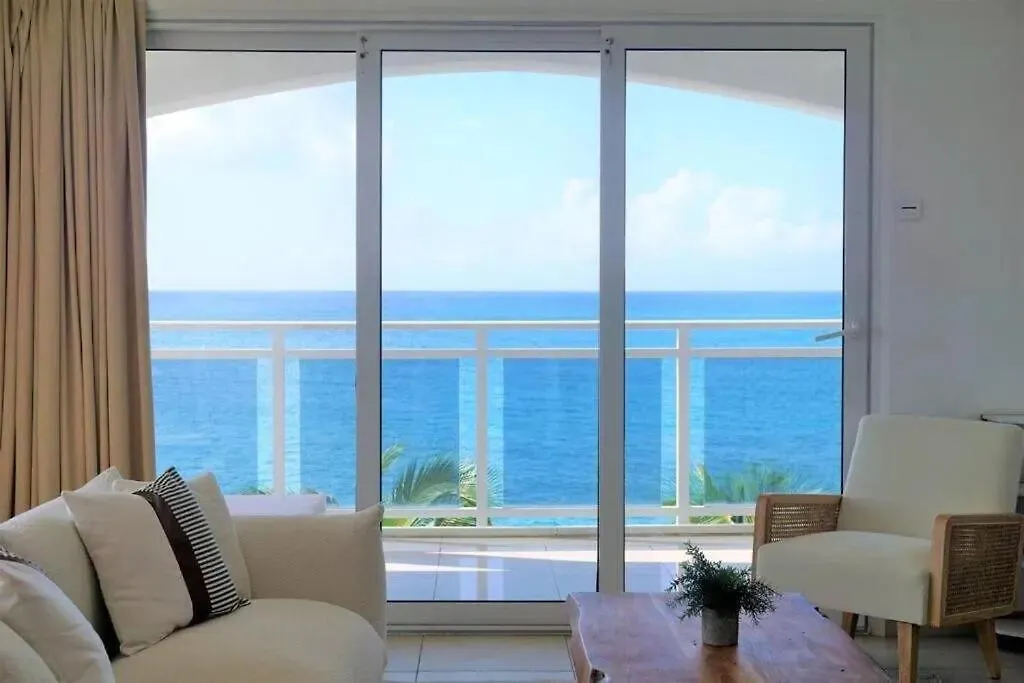 Maho Beach House - 2 Bedroom Corner Ocean Suite Simpson Bay